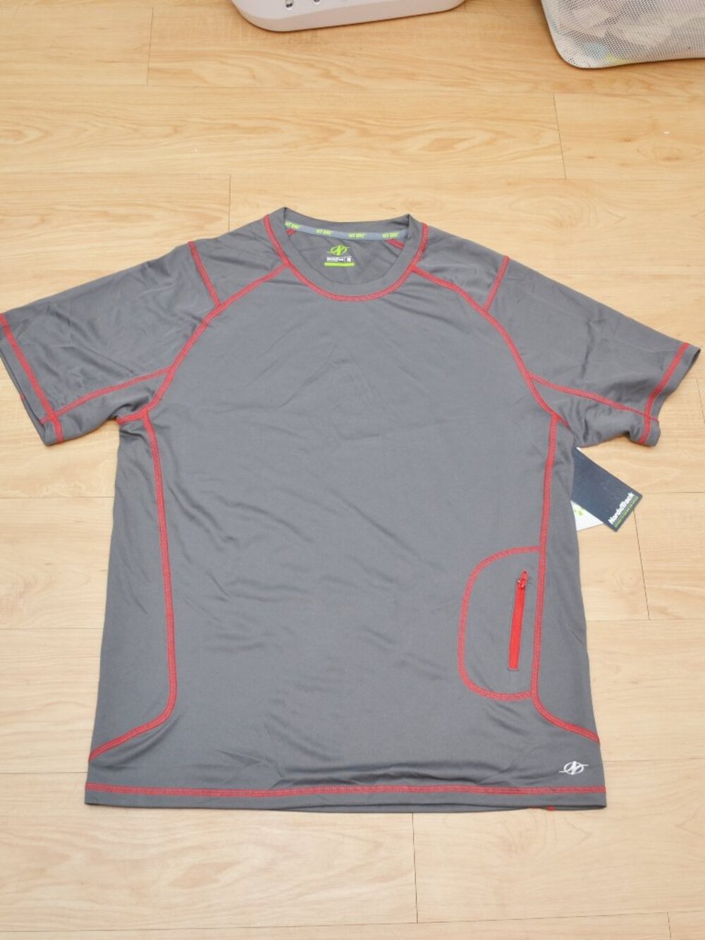 Nordictrack NT Dri Backpacking Tee D. Grey/B Crimson BNWT Medium